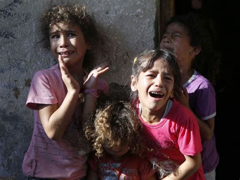 Gaza-Terrified Children